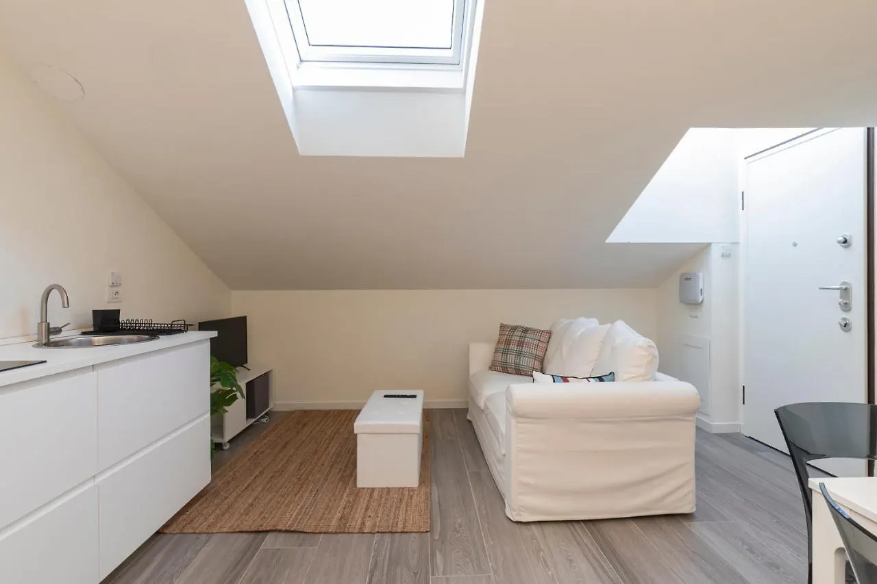 Splendida Mansarda A Pochi Passi Da M4 Argonne Apartment Milan 0*,