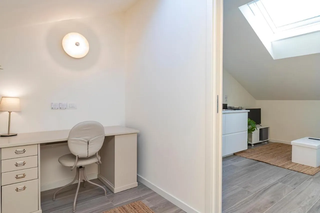 Splendida Mansarda A Pochi Passi Da M4 Argonne Apartment Milan Italy